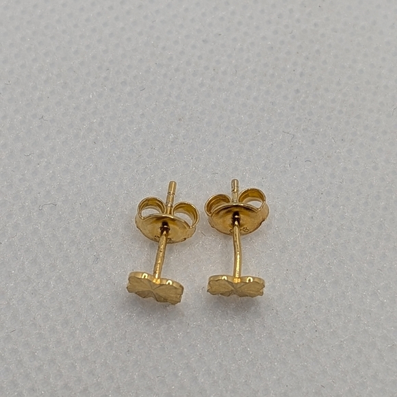 Gold Clover Stud Earrings - Picture 2 of 4